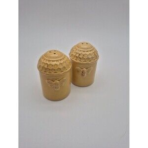 Bee Honeycomb Beehive Salt Pepper Shakers Ceramic Yellow Farmhouse Rustic Kitche
